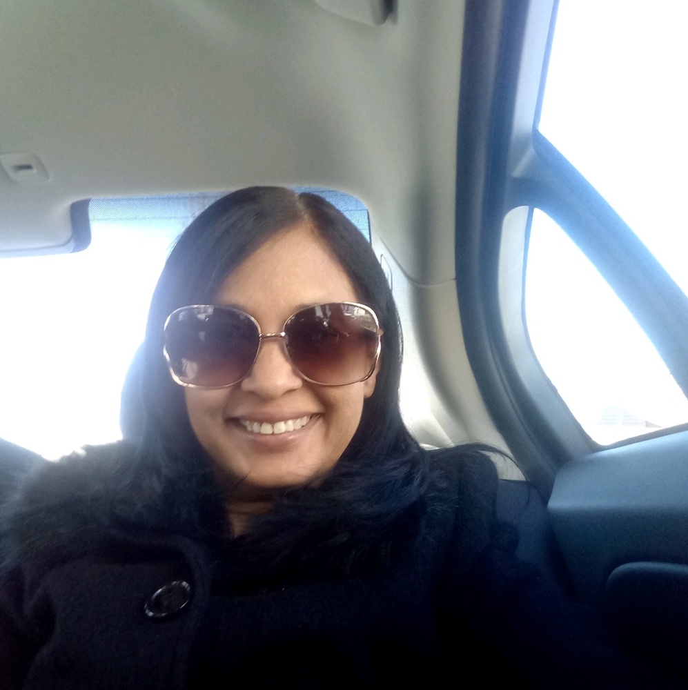 Meet your Posher, Helia